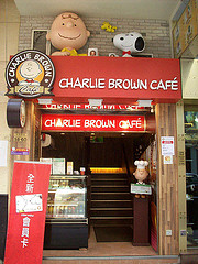 charlie brown café